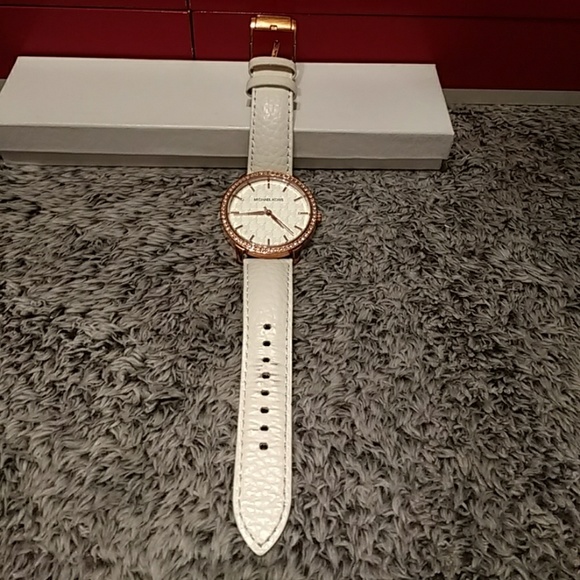 Authentic Rose Gold Michael Kors MK2223 main image 7